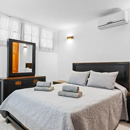 Neptuno Pool And Private Access Apartment